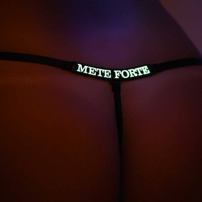 CALCINHA REGULAVEL BRILHA NO ESCURO METE FORTE PRETO