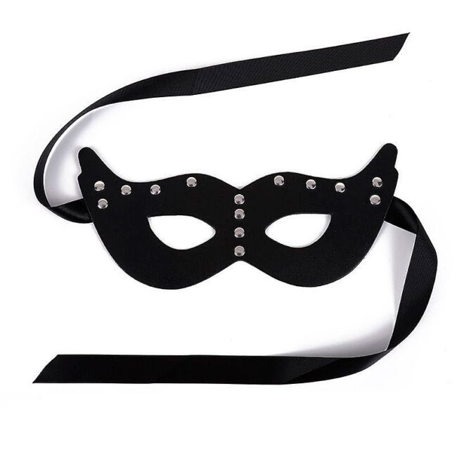 MÁSCARA EM COURO APLICAÇOES COM CETIM DE AMARRAR