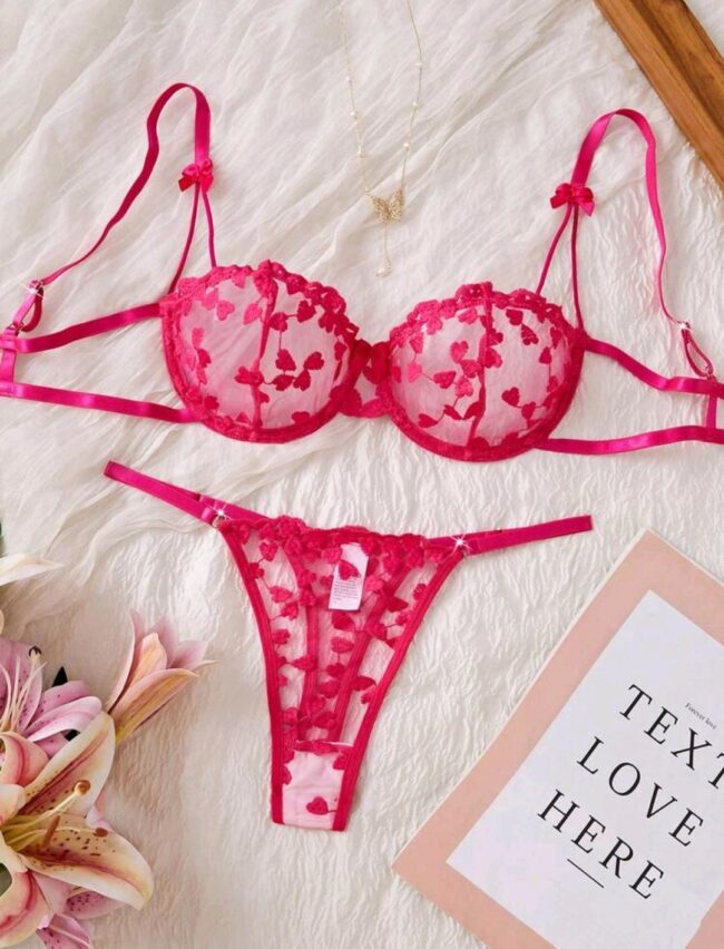 CONJUNTO LINGERIE TULE BORDADO CORAÇÕES ROSA