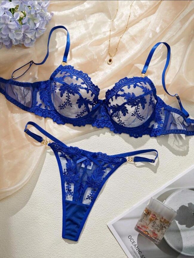 CONJUNTO COM ARO E DETALHE DE ARGOLAS AZUL ROYAL