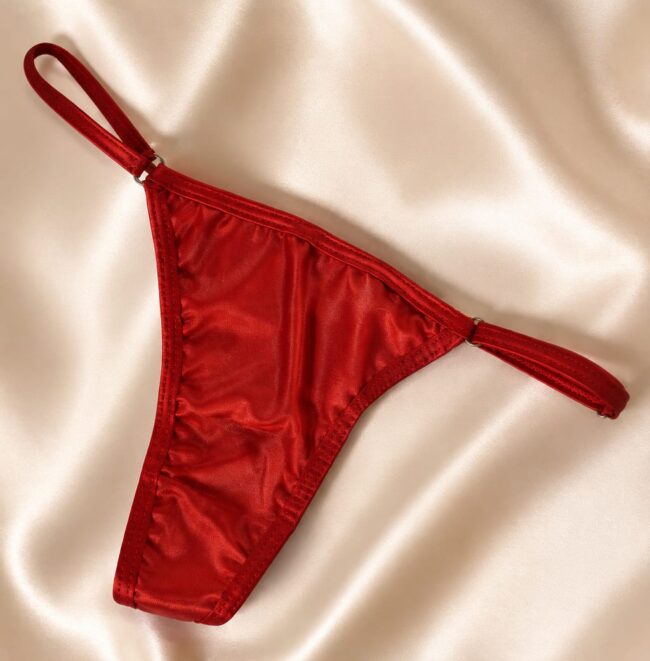 CALCINHA FIO DENTAL ACETINADO VERMELHO